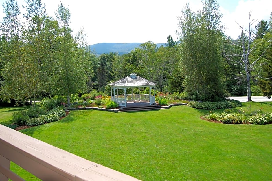 Summit Lodge