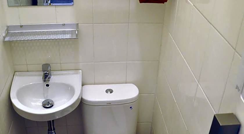 Teruntum 96 Guest House