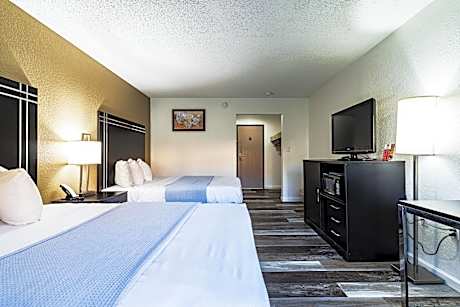 Queen Room with Two Queen Beds - Non-Smoking