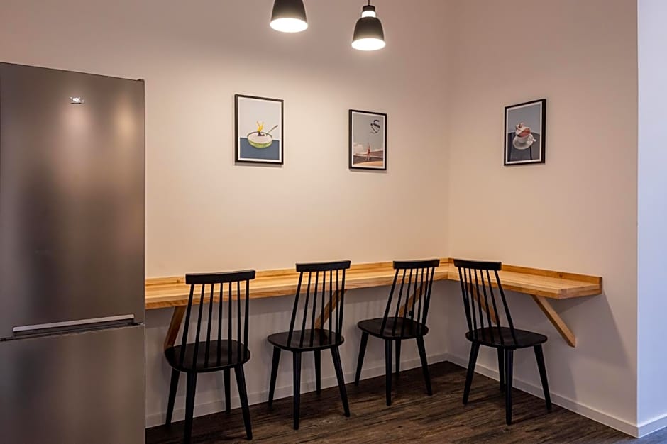 ART Hostel & Apartments