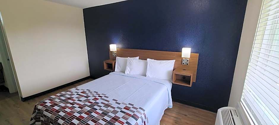 Red Roof Inn Byron