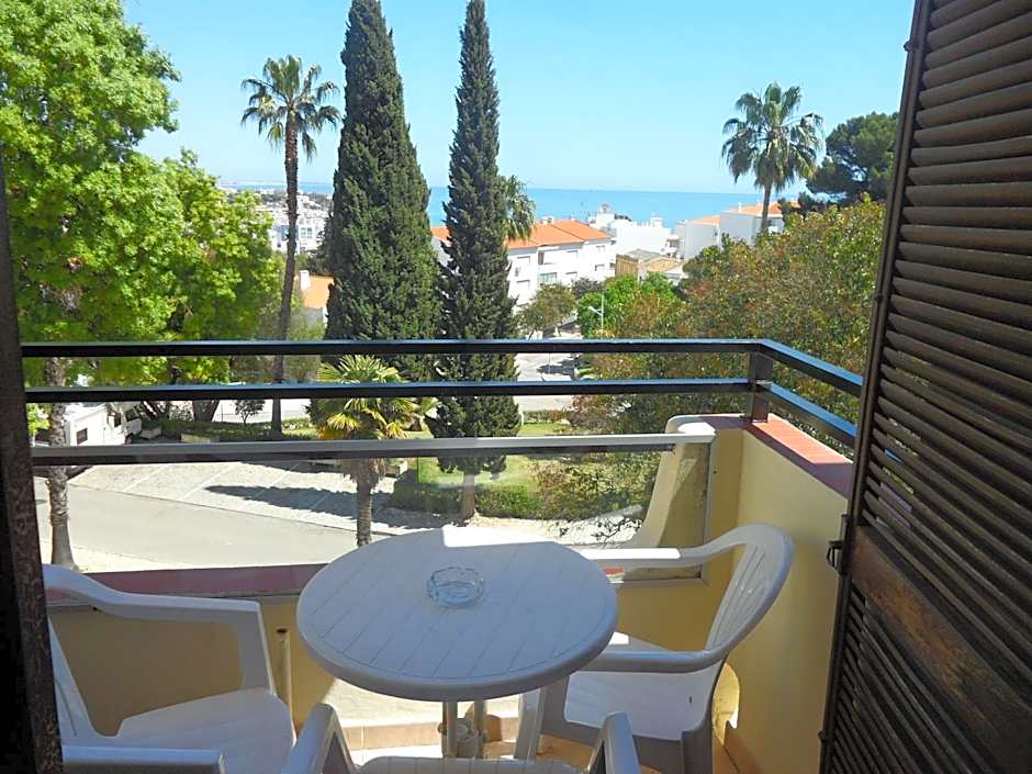 Albufeira Jardim by Umbral