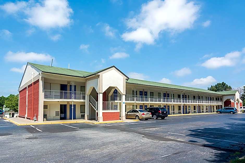 Motel 6-Gainesville, GA