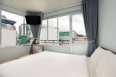 Apartment with Balcony