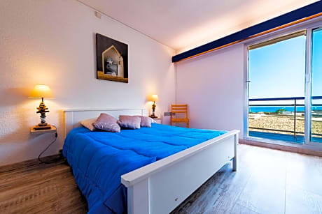 Apartment (5-6 Adults) - Pool or Sea Side