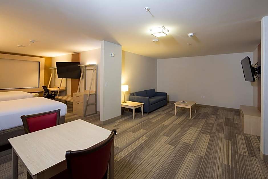 Holiday Inn Express & Suites Port Huron By IHG
