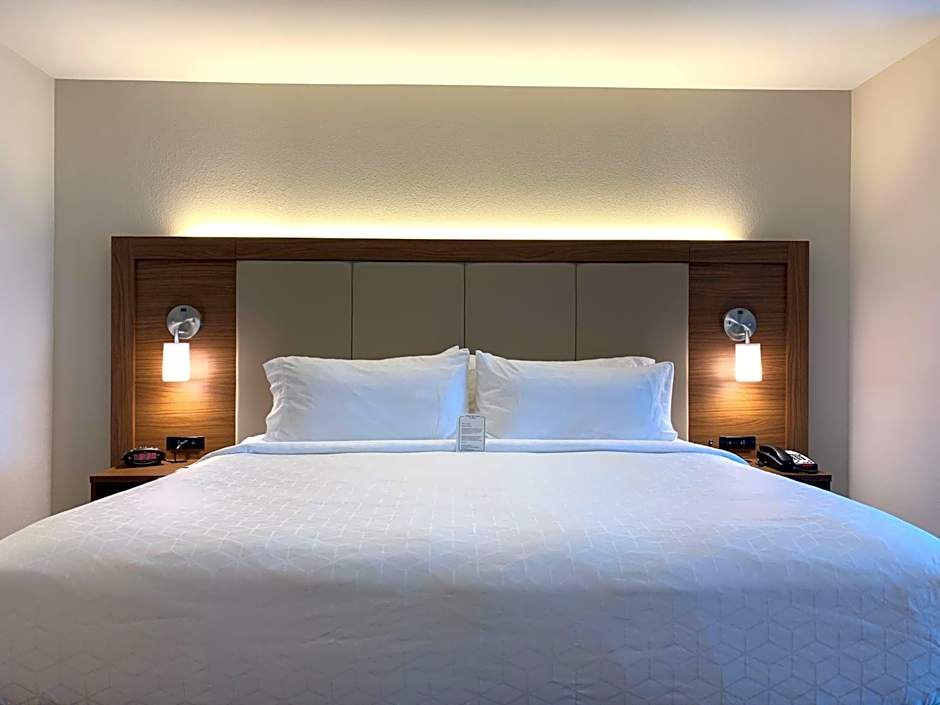 Holiday Inn Express & Suites Danville By IHG