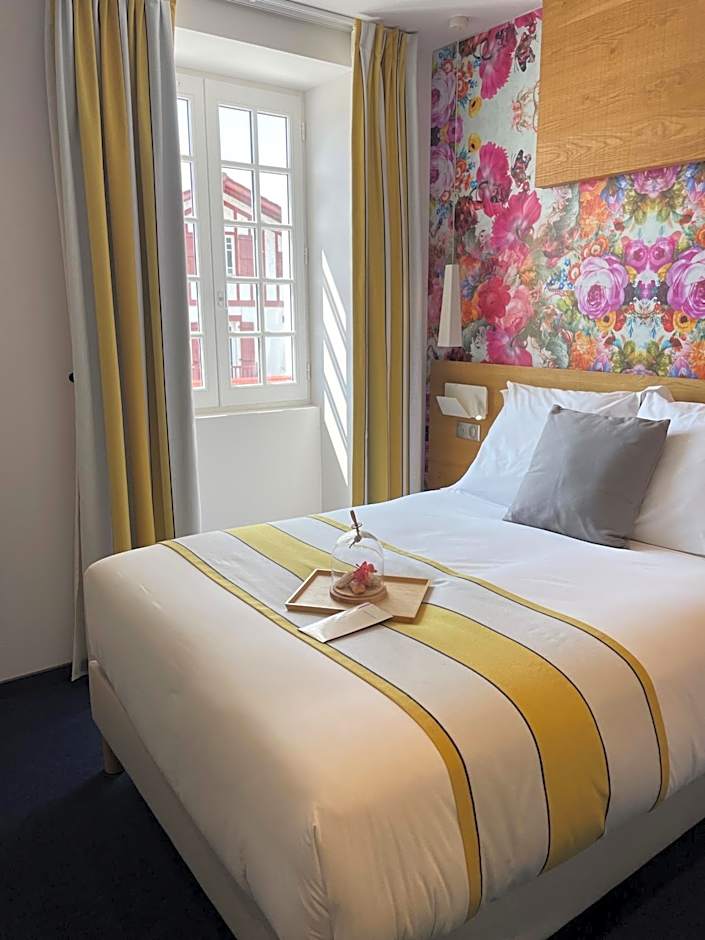 Photo 1 of 4 of Classic Double Room