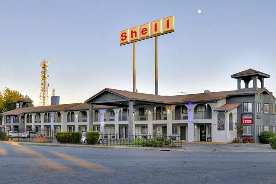 Crossroads Inn - Downtown Sacramento