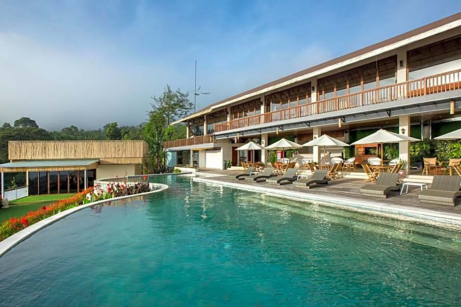 Giriwood Hotel & Villa