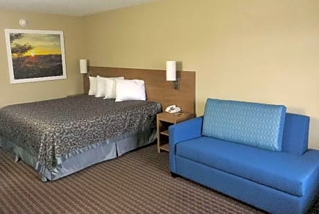 1 king bed, mobility accessible room, bathtub w/ grab bars, non-smoking