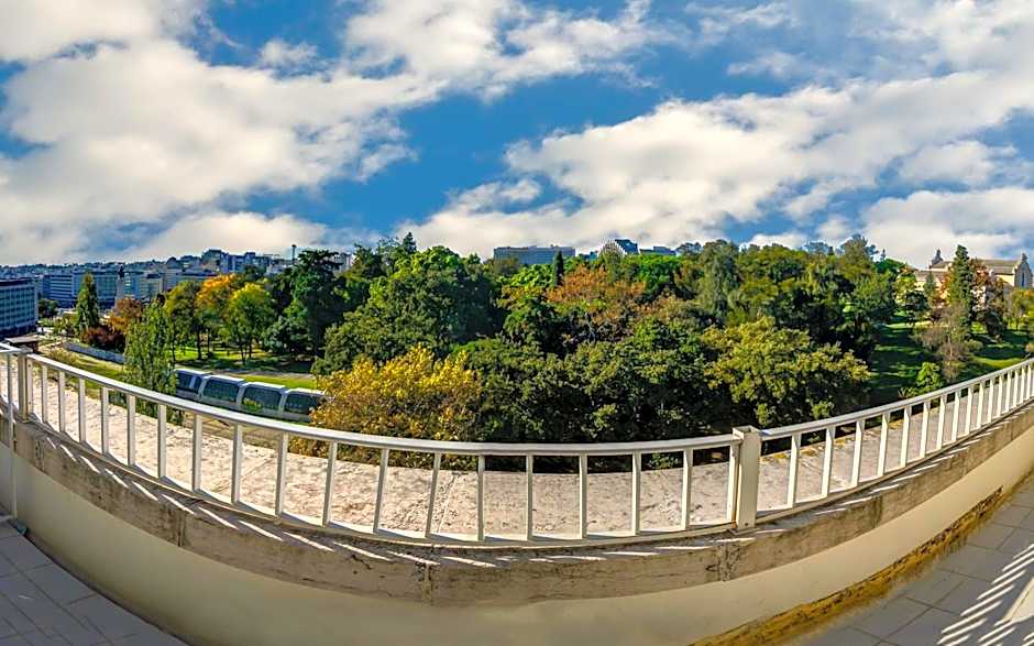 Avenida Park Residence