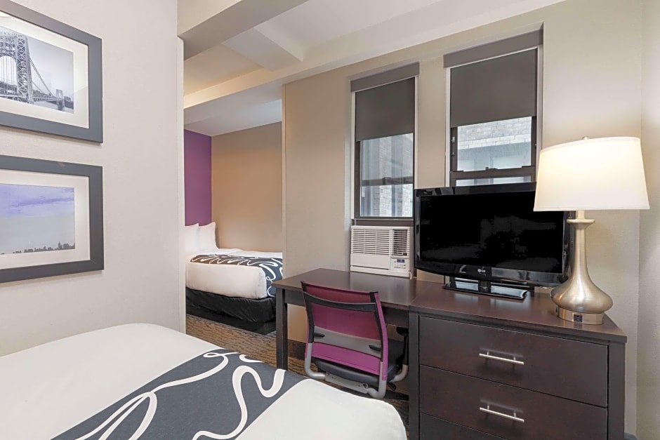 Photo 1 of 2 of 1 Double Bed