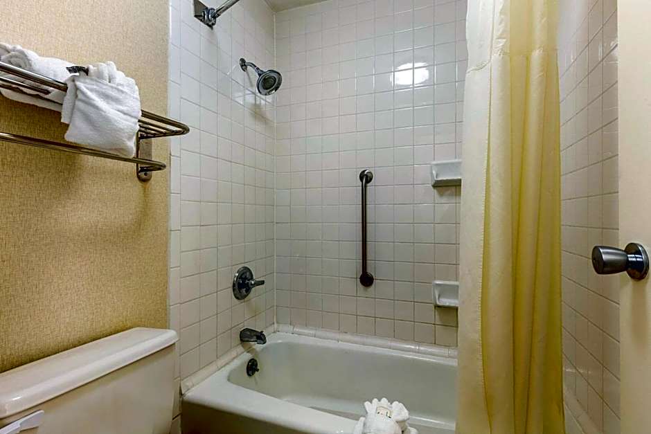 Quality Inn Exit 4