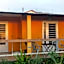 GITE-Hotel LA CAZ DES ORANGERS