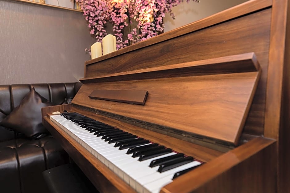 Airport Saigon Hotel