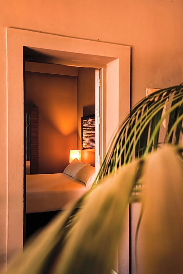 Chillout Hotel Tres Mares