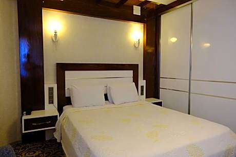 Deluxe Double Studio