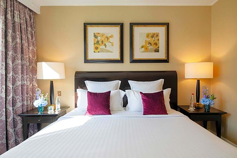 Warwick Paris (Former Warwick Champs-Elysees)