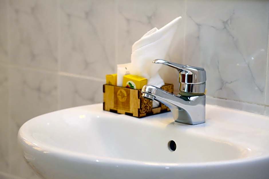 Coconut Grove Regency Hotel