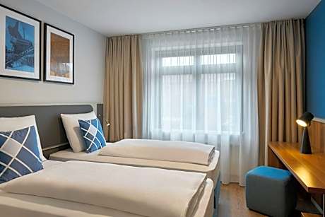 Standard 2 Twin, Guest Room, 2 Twin, Garden View