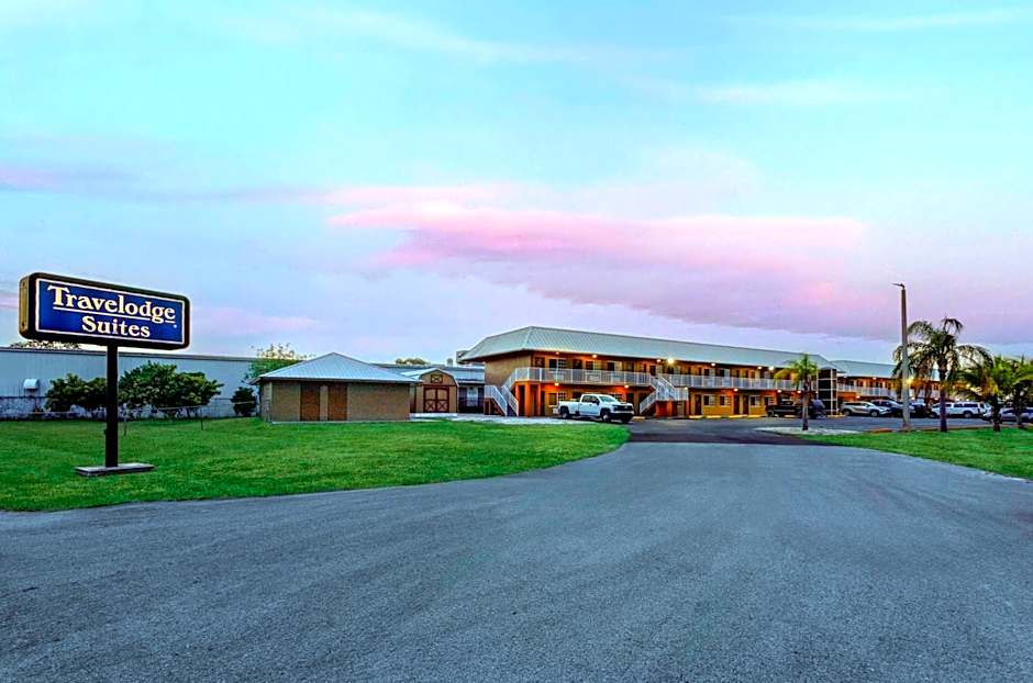 Travelodge Suites by Wyndham Lake Okeechobee
