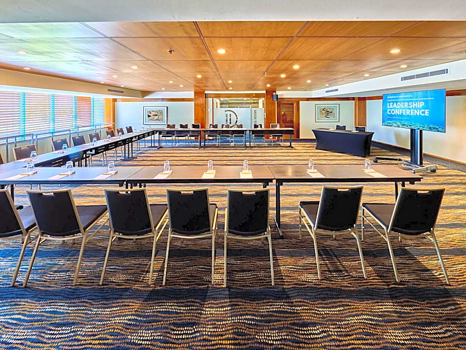 Pullman Reef Hotel Casino