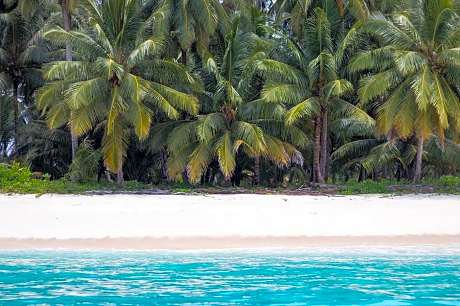 Mentawai Ebay Playground Surfcamp