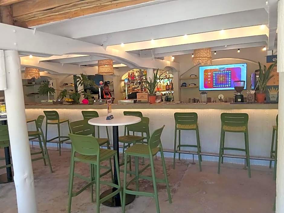 The Riverdeck Accommodation and Backpackers