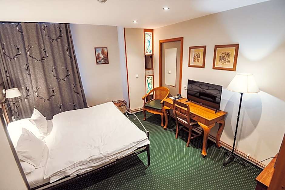 Photo 1 of 11 of Double Room
