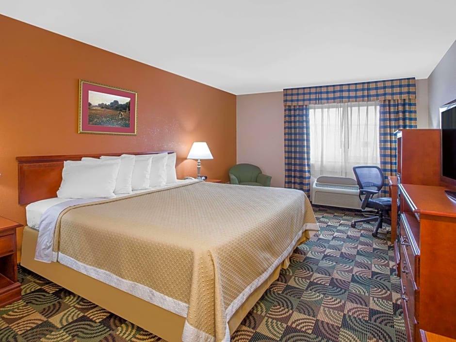 Days Inn by Wyndham Hillsdale