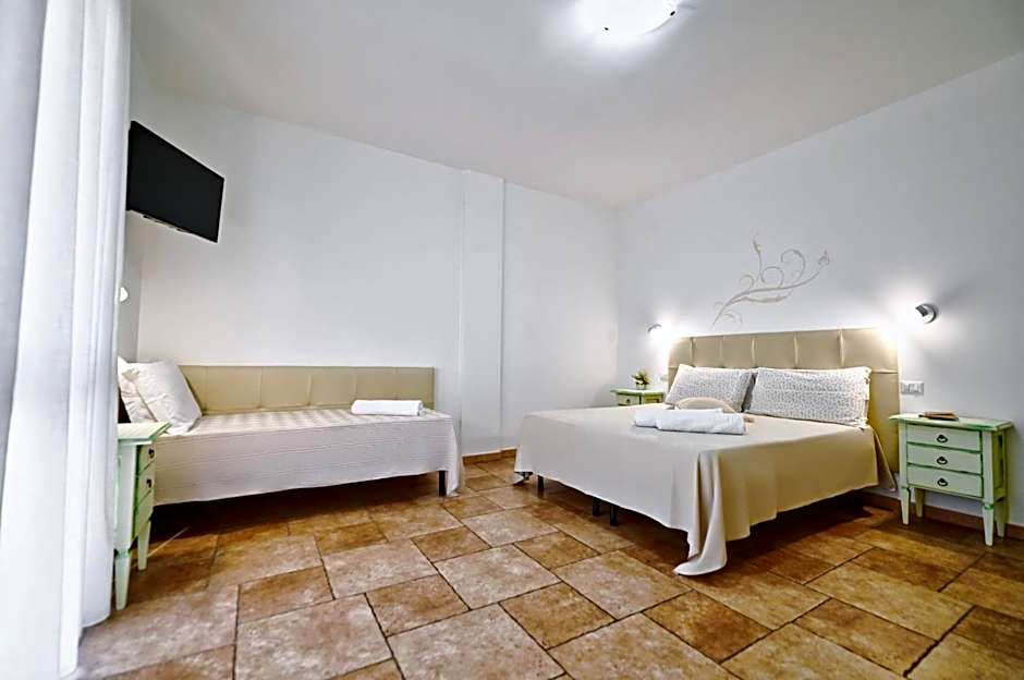 Zdjęcie 1 z 4 — Triple Room