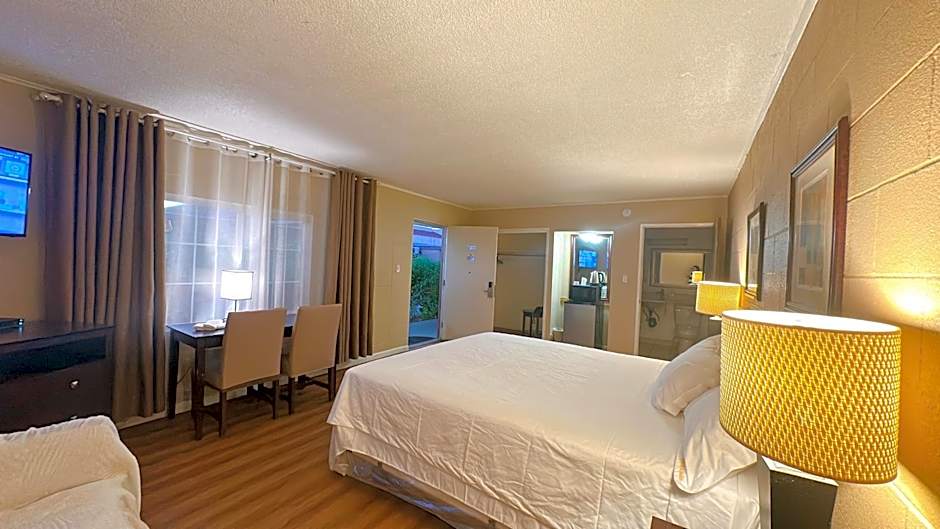 Royal Inn and Suites