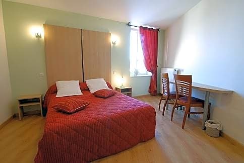 Logis Hotel Les Sires De Semur
