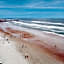 Luxury Beachfront Studio - Private Balcony with Ocean View - Heated Pool - Hot Tub - Tiki Bar - Sauna