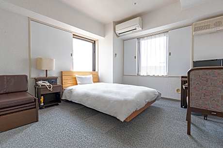 Smoking single (16 square meters) [Semi-double room] [Smoking]