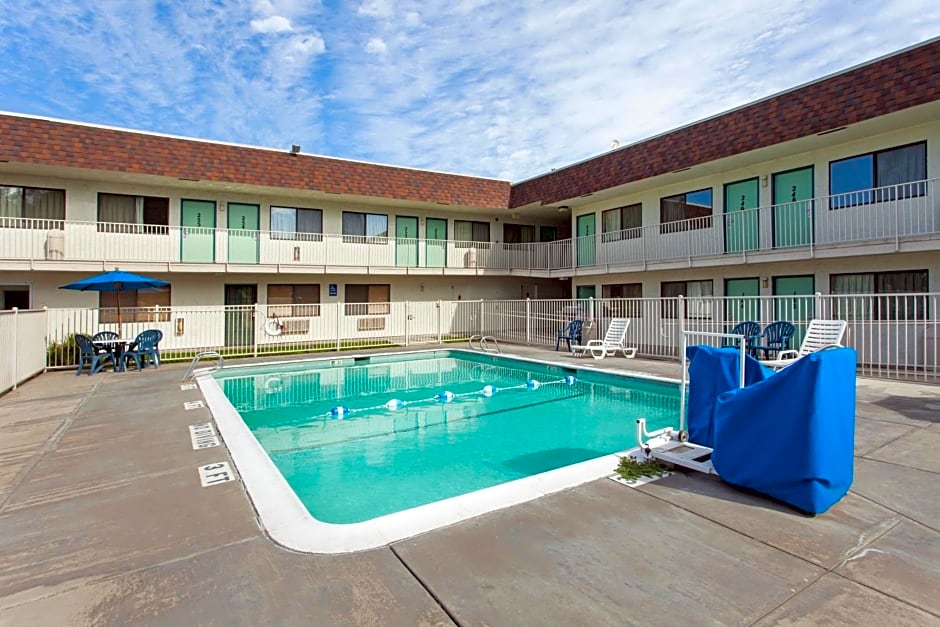 Motel 6-Turlock, CA