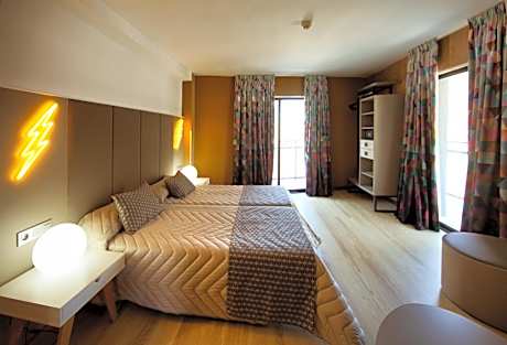 Superior Double Room (2 Adults)