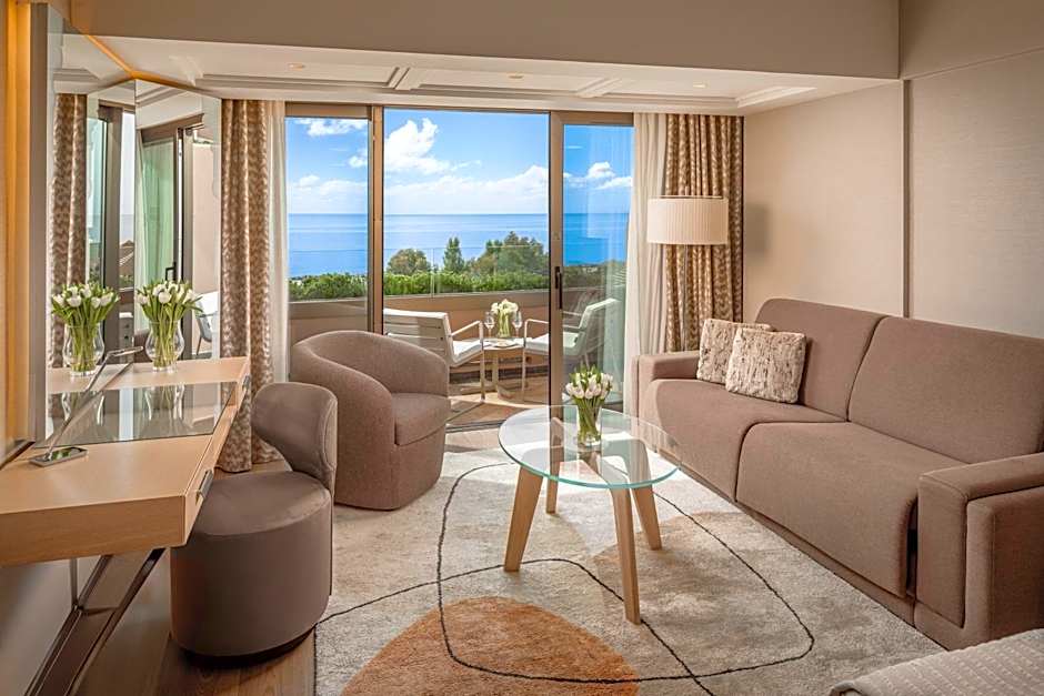 Four Seasons Hotel