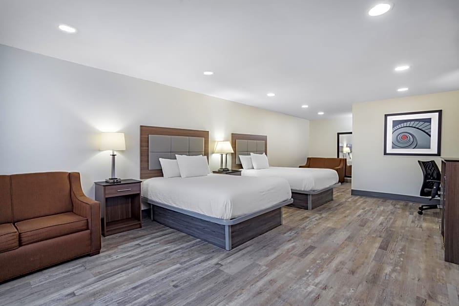 Ramada by Wyndham Hendersonville