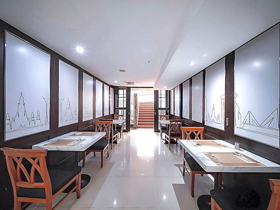 Bandara Suites Silom