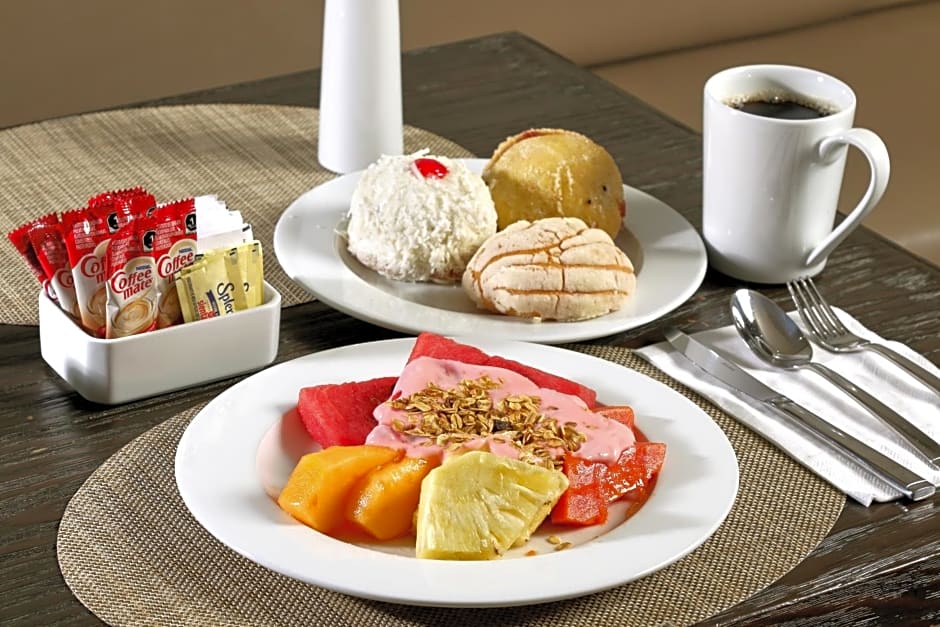 Holiday Inn Express & Suites Monterrey Valle By IHG