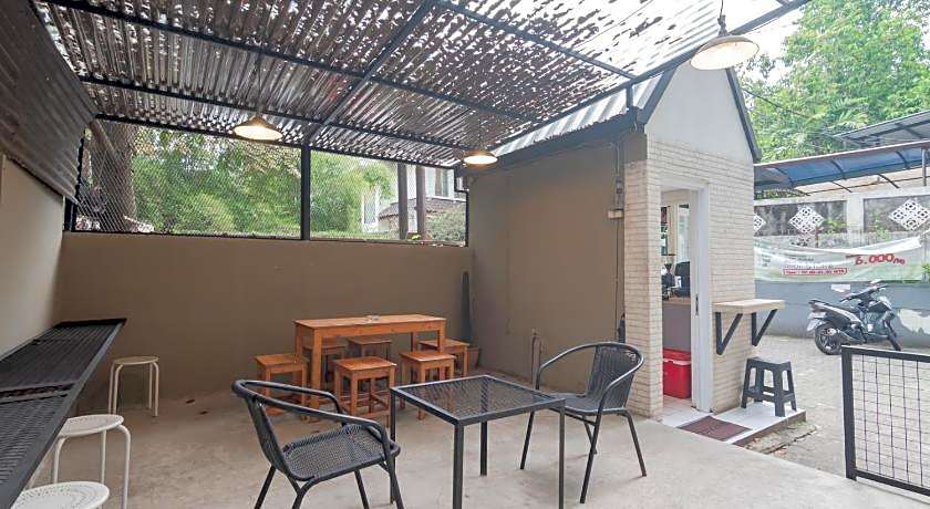 RedDoorz near Exit Toll Pasteur 5