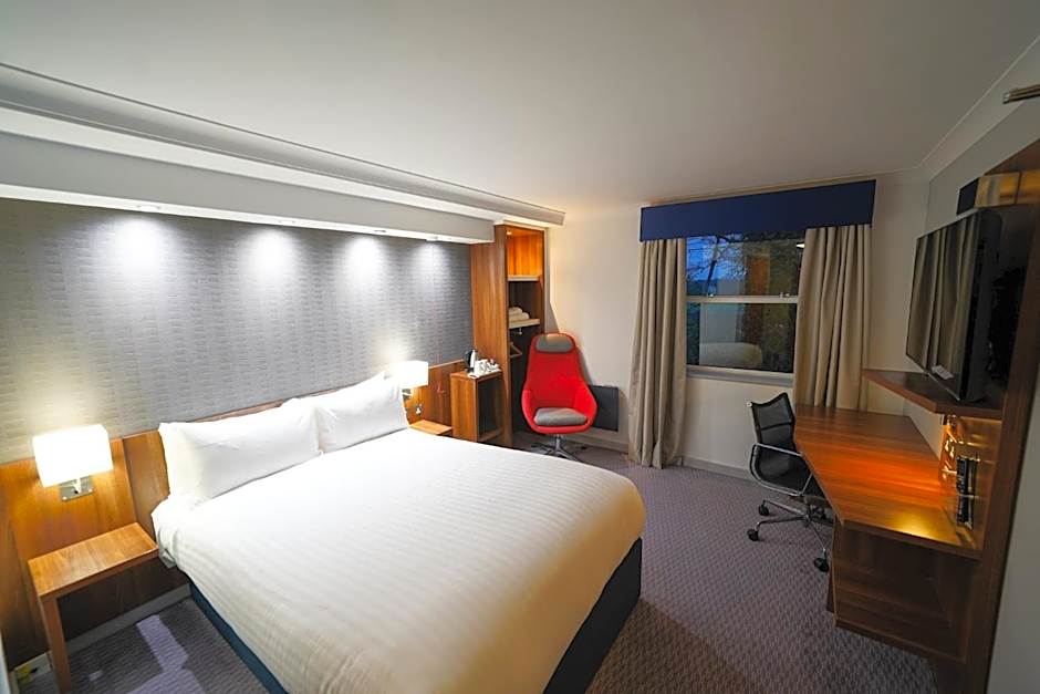 Holiday Inn Express Leeds-East By IHG