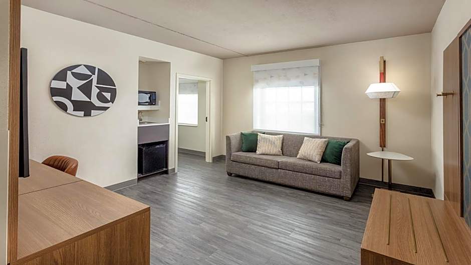Holiday Inn & Suites Springfield-I-44 By IHG