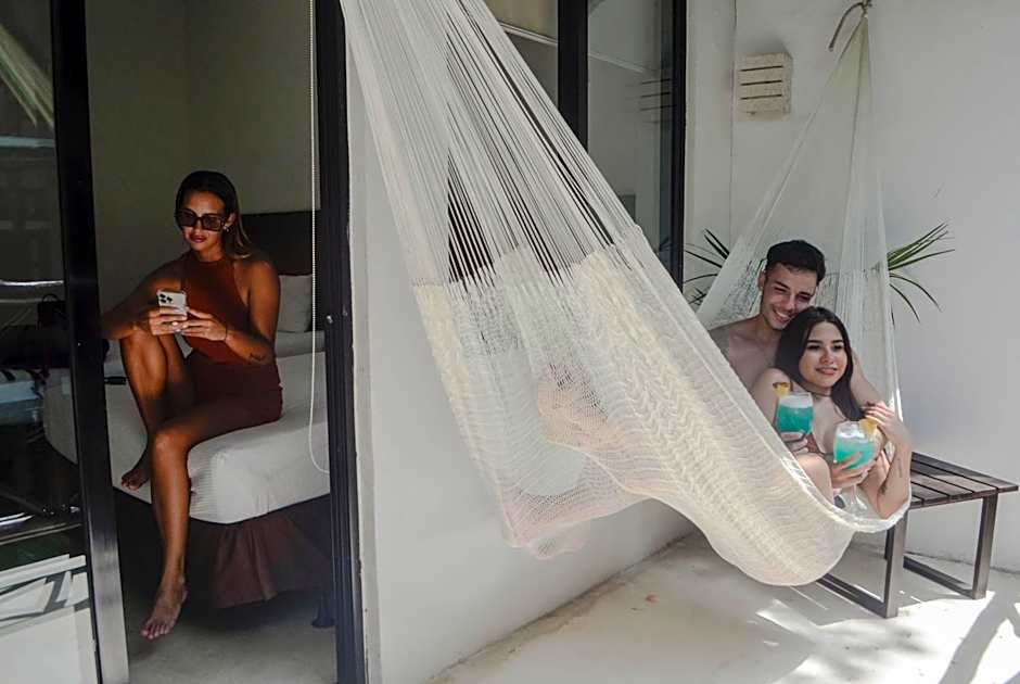 Siesta Fiesta Hotel - 5th Avenue- Adults Only