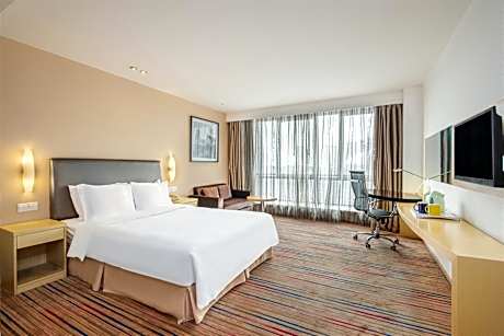 Standard Queen Room - Accessible