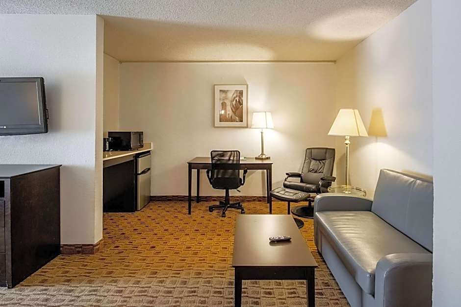 Coratel Plus Suites Wichita West Airport