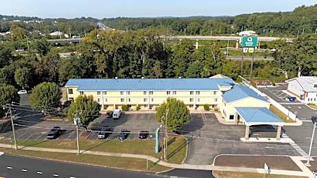 Quality Inn & Suites Danbury near University