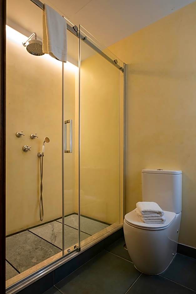 Alcoba Del Rey De Sevilla